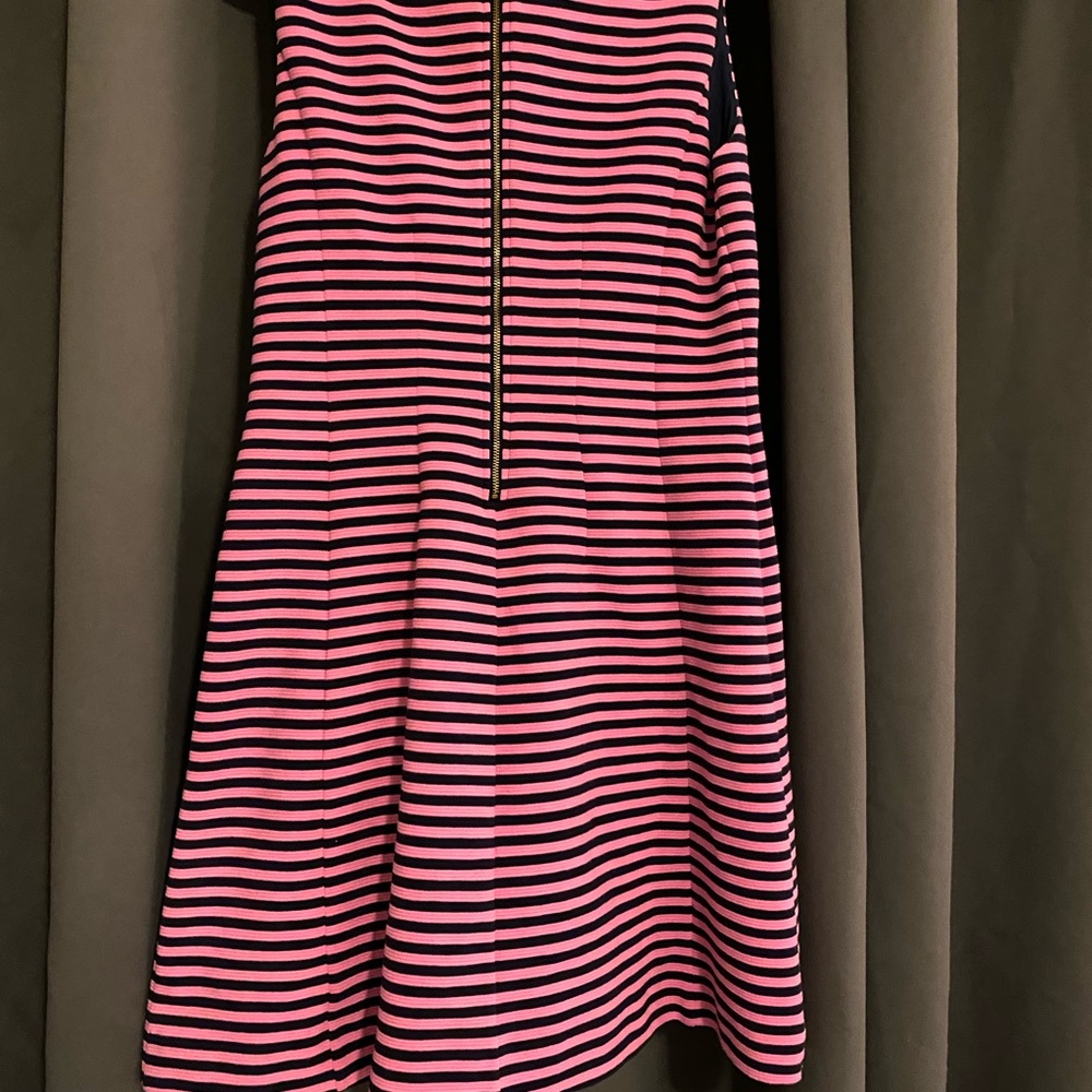 Beautiful Lilly Pulitzer dress sz medium, gold zipper up the back - Picture 3 of 5